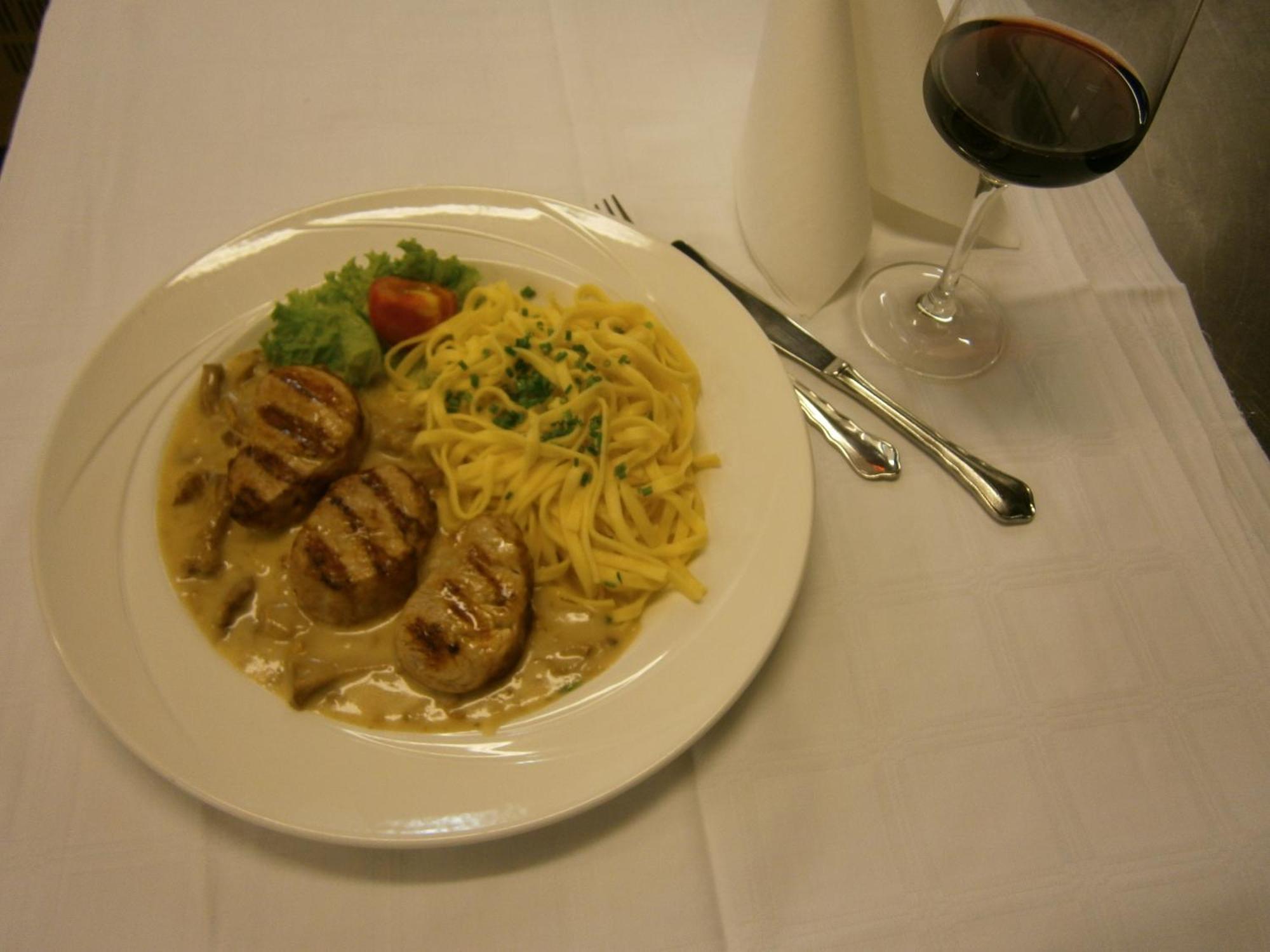 Gasthof Restaurant Zum Brauhaus ハルトベルク エクステリア 写真